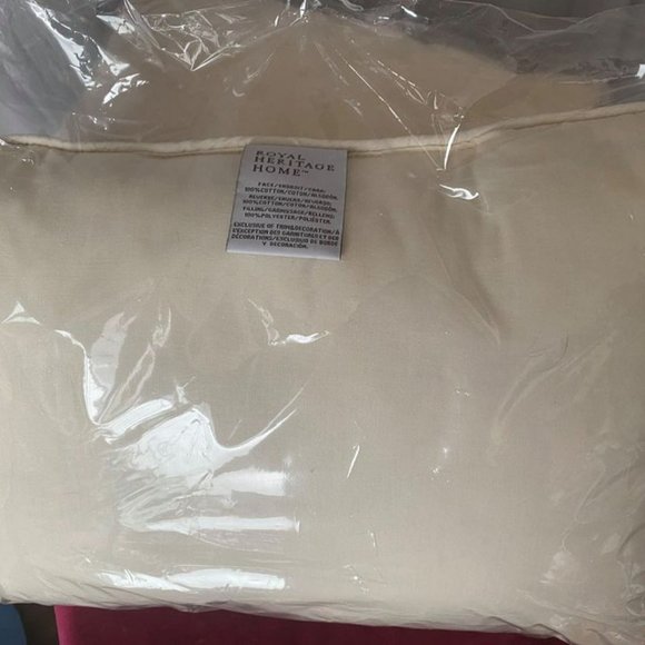 💋 4 FOR $50 /,SET OF 2 ROYAL HERITAGE DECORATIVE PILLOWS (EUC) - Picture 3 of 6